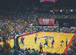 熊猫体育官网-上海申花客场逆袭，结束连败